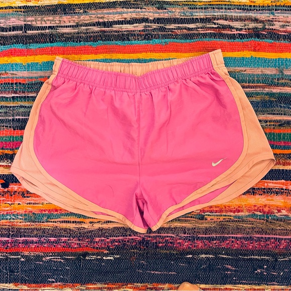 NIKE | Tempo Shorts - Picture 9 of 10